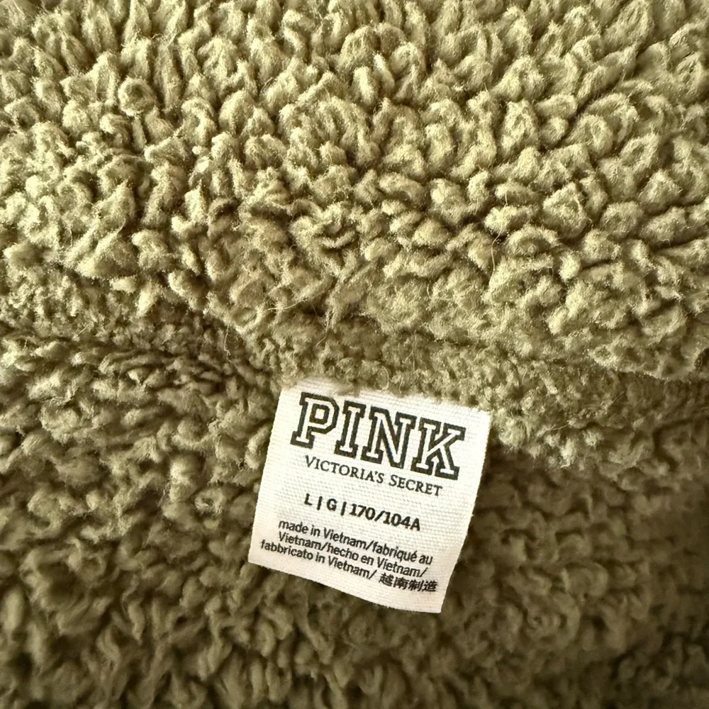 PINK Victoria's Secret Sherpa Jacket - Picture 3 of 3